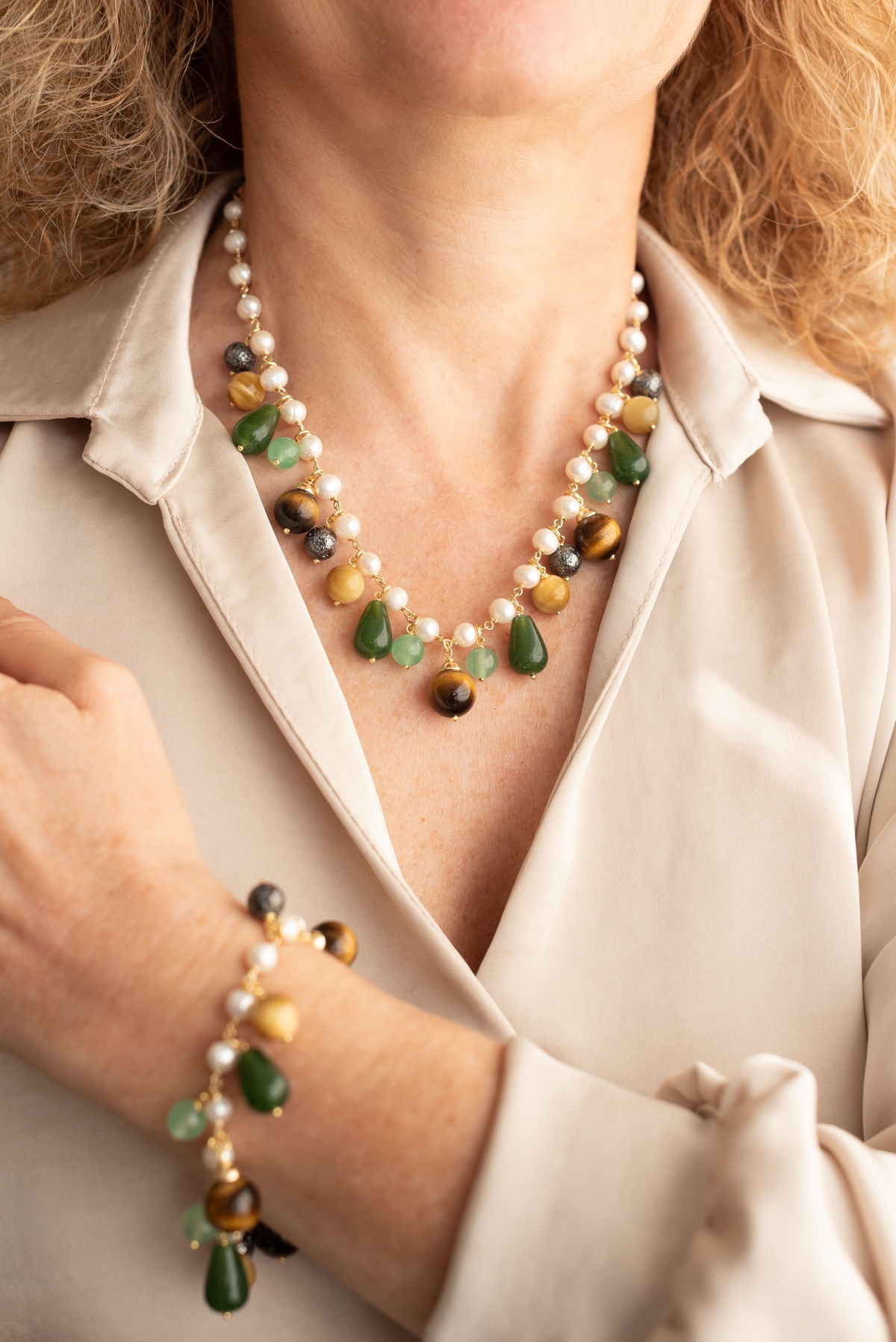 ItalianStile - Modella che indossa un gioiello